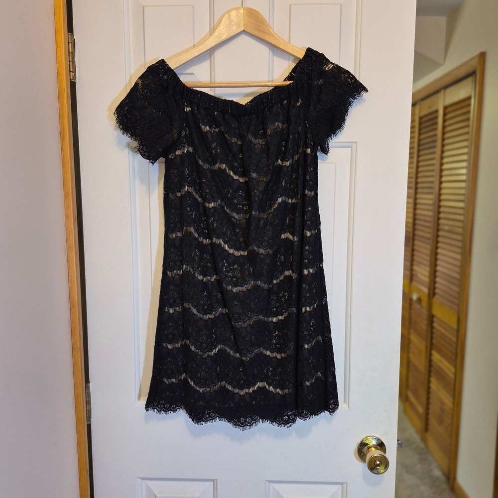 Love Fire Black Lace Off the Shoulder Mini Dress Nude Lining Womens Small NEW